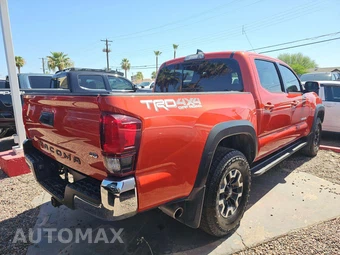 2018 Toyota Tacoma TRD Off-Road Crew Cab Medium Bed - miniatura 3