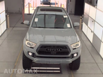 2018 Toyota Tacoma TRD Off-Road Crew Cab Medium Bed - miniatura 2
