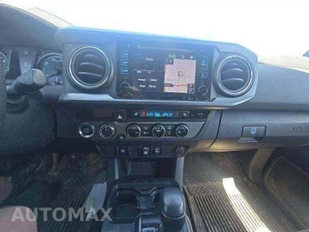 2018 Toyota Tacoma TRD Off-Road Crew Cab Medium Bed - miniatura 11