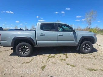 2018 Toyota Tacoma TRD Off-Road Crew Cab Medium Bed - miniatura 5