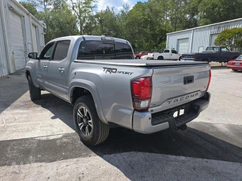 2018 Toyota Tacoma TRD Sport Crew Cab Medium Bed - miniatura 2