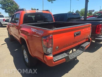 2018 Toyota Tacoma TRD Sport Crew Cab Medium Bed - miniatura 2