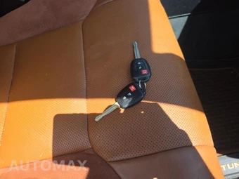 2018 Toyota Tundra 1794 Edition Crew Cab Short Bed - miniatura 25