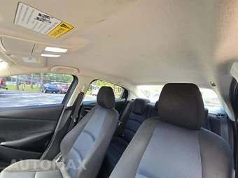 2018 Toyota Yaris iA Sedan - miniatura 11