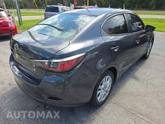 2018 Toyota Yaris iA Sedan - miniatura 3