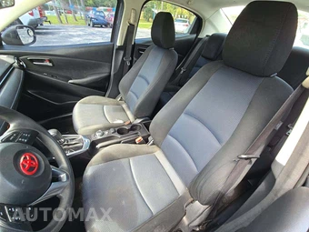 2018 Toyota Yaris iA Sedan - miniatura 6