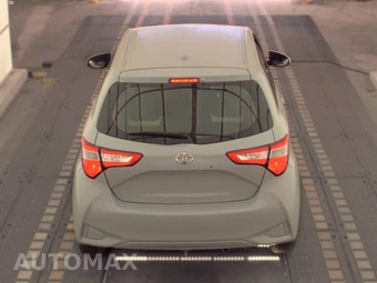 2018 Toyota Yaris L Hatchback - miniatura 5