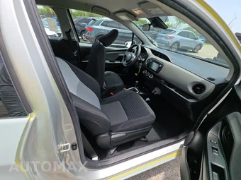 2018 Toyota Yaris L Hatchback - miniatura 8