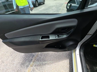 2018 Toyota Yaris L Hatchback - miniatura 9
