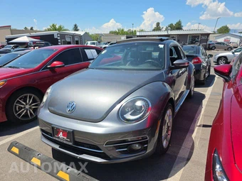 2018 Volkswagen Beetle SE Hatchback