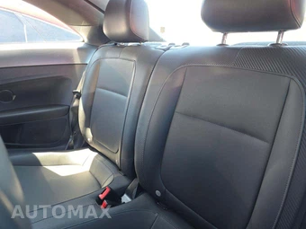 2018 Volkswagen Beetle SE Hatchback – miniatura 13