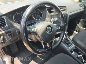 2018 Volkswagen e-Golf SE Hatchback - miniatura 10