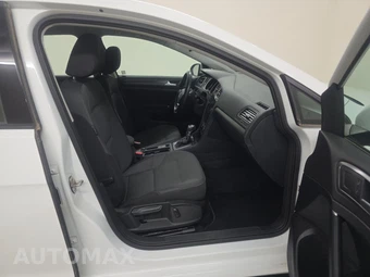2018 Volkswagen e-Golf SE Hatchback - miniatura 8