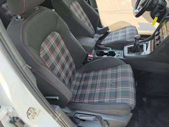 2018 Volkswagen Golf GTI SE Hatchback – miniatura 16