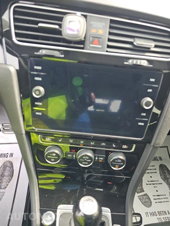 2018 Volkswagen Golf R Hatchback w/DCC & Navigation - miniatura 17