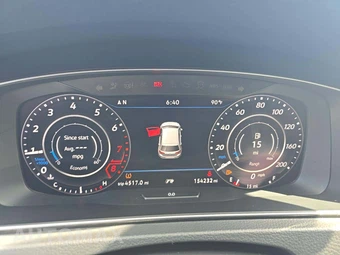 2018 Volkswagen Golf R Hatchback w/DCC & Navigation - miniatura 9