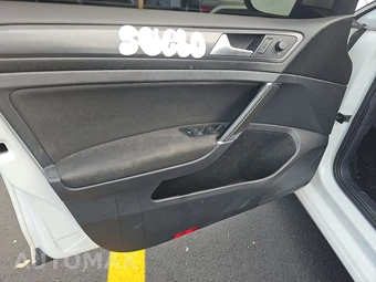 2018 Volkswagen Golf S Hatchback – miniatura 9