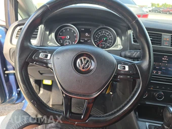 2018 Volkswagen Golf S Hatchback – miniatura 10