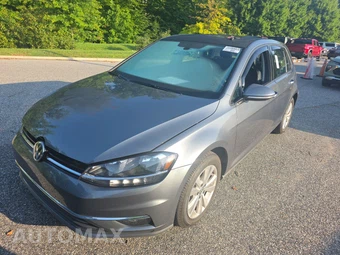 2018 Volkswagen Golf SE Hatchback