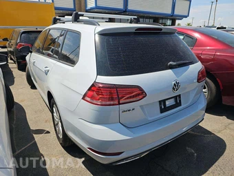 2018 Volkswagen Golf SportWagen S Wagon - miniatura 2