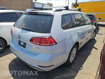 2018 Volkswagen Golf SportWagen S Wagon - miniatura 3