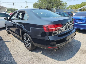 2018 Volkswagen Jetta SE - miniatura 2