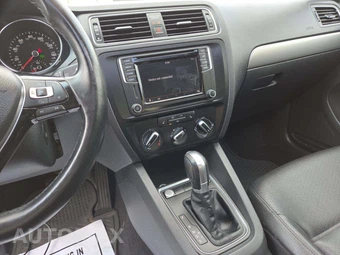 2018 Volkswagen Jetta SE – miniatura 10