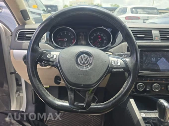 2018 Volkswagen Jetta SEL - miniatura 10