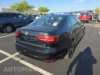 2018 Volkswagen Jetta Sport - miniatura 4