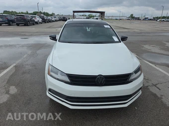 2018 Volkswagen Jetta Sport – miniatura 2