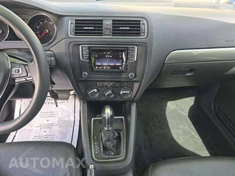 2018 Volkswagen Jetta Wolfsburg Edition – miniatura 10