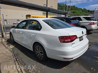 2018 Volkswagen Jetta Wolfsburg Edition – miniatura 2