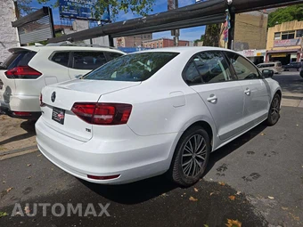 2018 Volkswagen Jetta Wolfsburg Edition – miniatura 3
