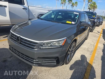 2018 Volkswagen Passat 2.0T R-Line