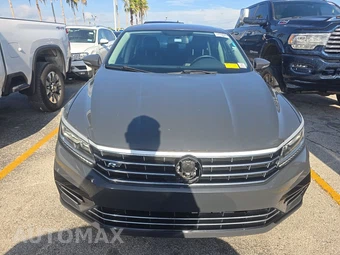 2018 Volkswagen Passat 2.0T R-Line - miniatura 2