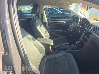 2018 Volkswagen Passat 2.0T R-Line - miniatura 8