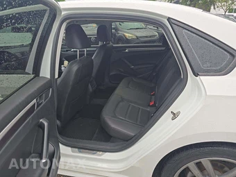 2018 Volkswagen Passat 2.0T R-Line - miniatura 10