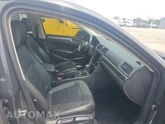 2018 Volkswagen Passat 2.0T R-Line - miniatura 8