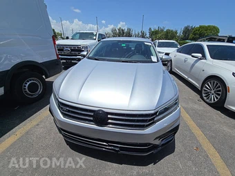 2018 Volkswagen Passat 2.0T R-Line - miniatura 2