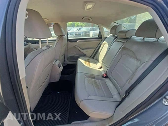 2018 Volkswagen Passat 2.0T R-Line – miniatura 10