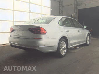 2018 Volkswagen Passat 2.0T S - miniatura 4