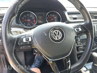 2018 Volkswagen Passat 2.0T SE – miniatura 10