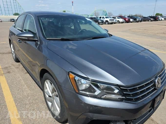 2018 Volkswagen Passat 2.0T SE – miniatura 3