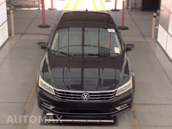 2018 Volkswagen Passat 2.0T SE - miniatura 2