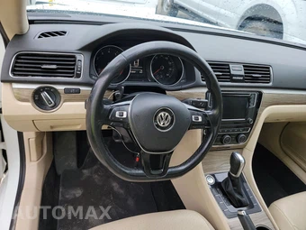 2018 Volkswagen Passat 2.0T SE – miniatura 10