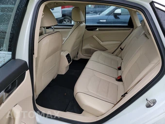 2018 Volkswagen Passat 2.0T SE – miniatura 13