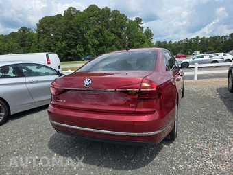2018 Volkswagen Passat 2.0T SE – miniatura 3