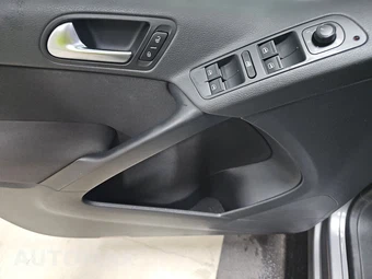 2018 Volkswagen Tiguan Limited – miniatura 9