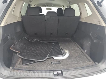 2018 Volkswagen Tiguan S – miniatura 16