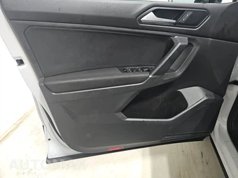 2018 Volkswagen Tiguan S – miniatura 9
